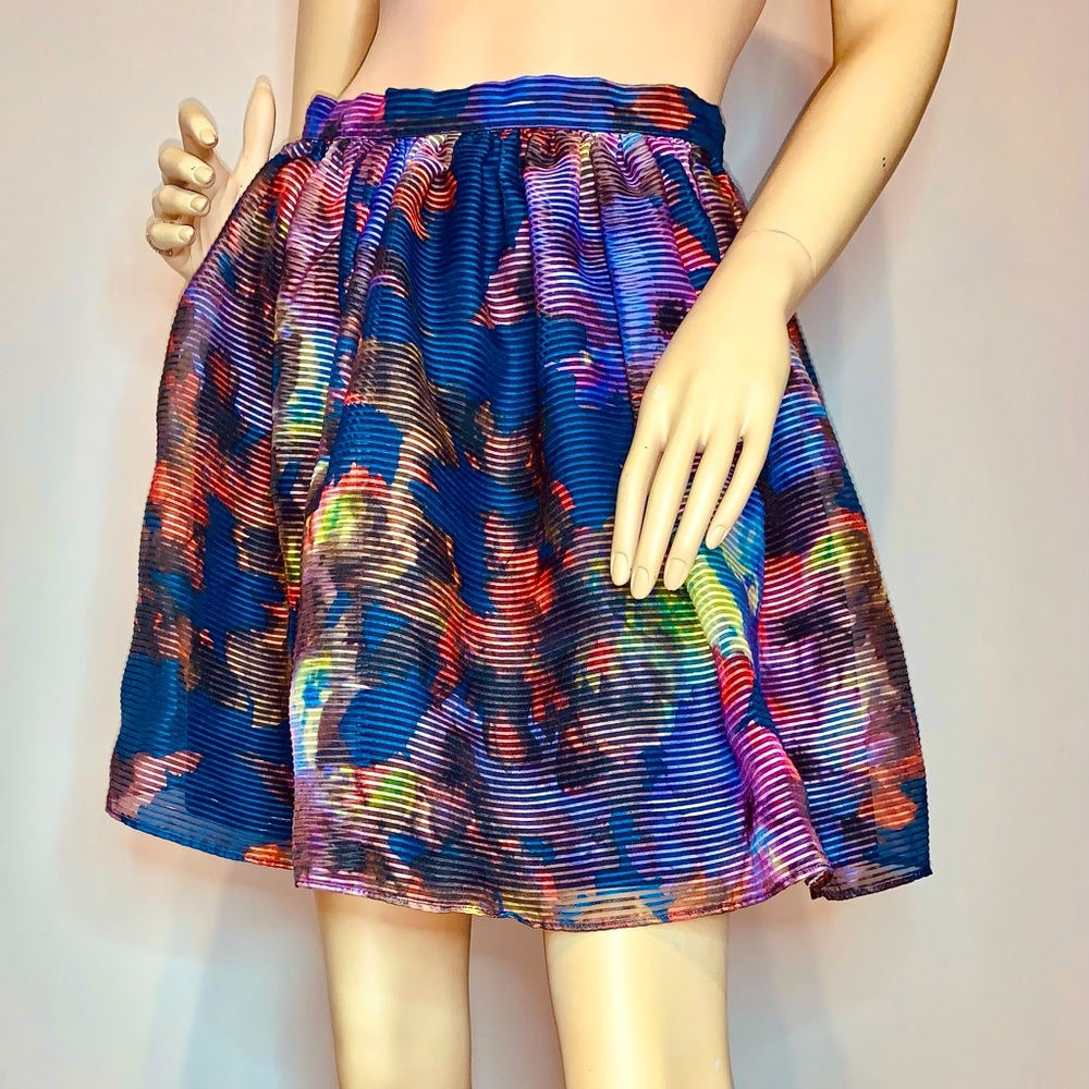 Floral Layered Mini Skirt/ size (2) NWOT!